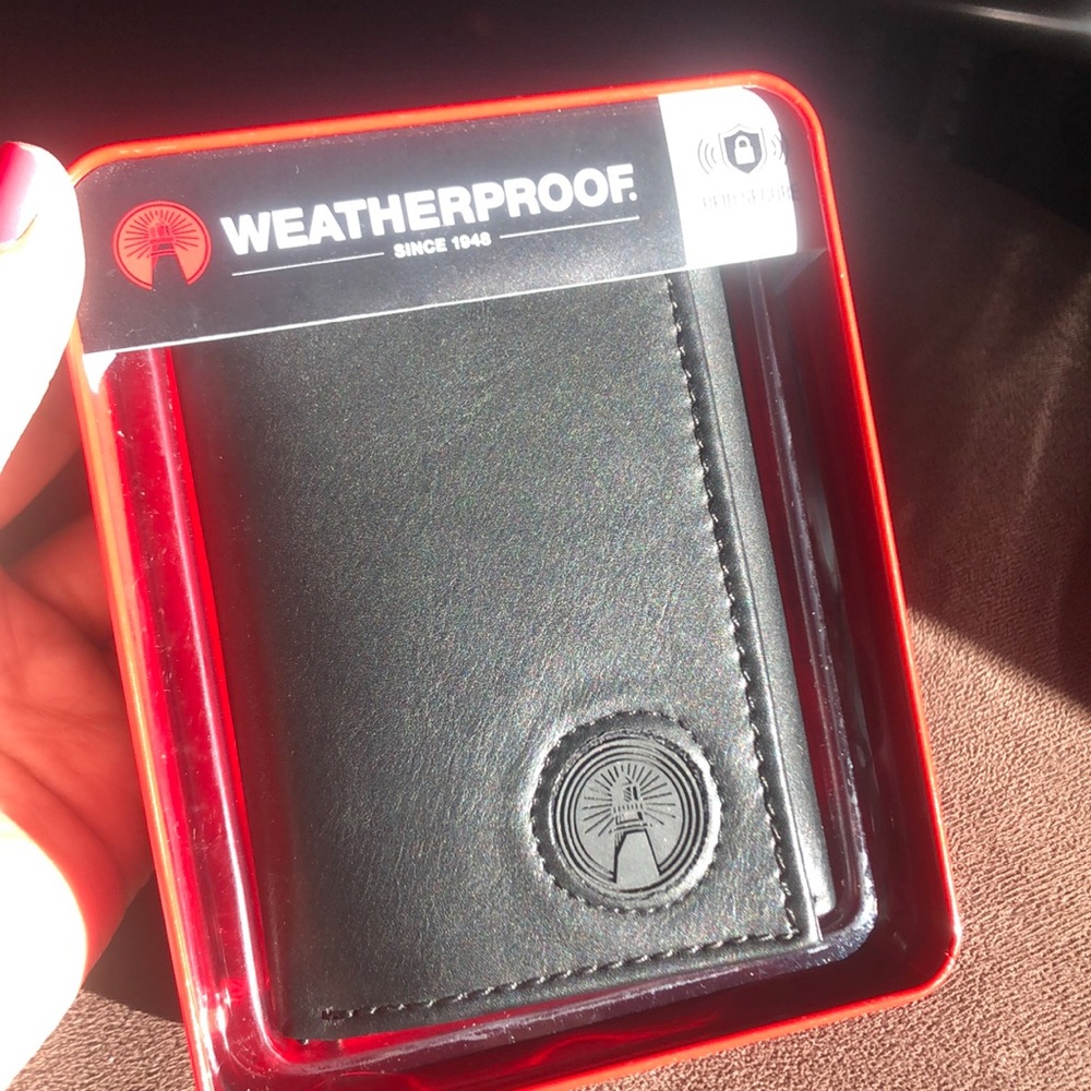Weatherproof RFID leather wallets
